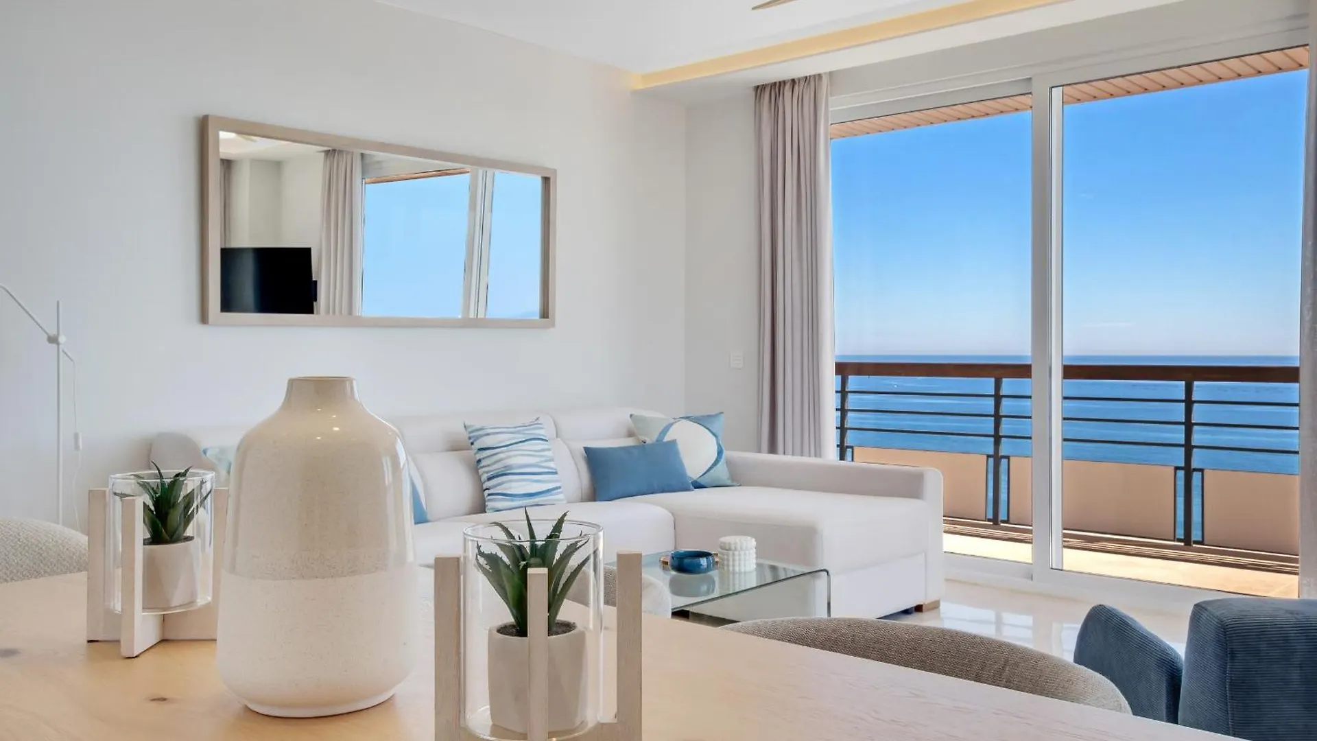 Santa Clara Modern & Exclusive Seafront Apartment Torremolinos