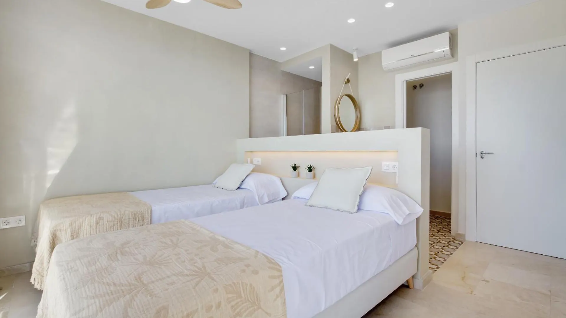 Santa Clara Modern & Exclusive Seafront Apartment Torremolinos
