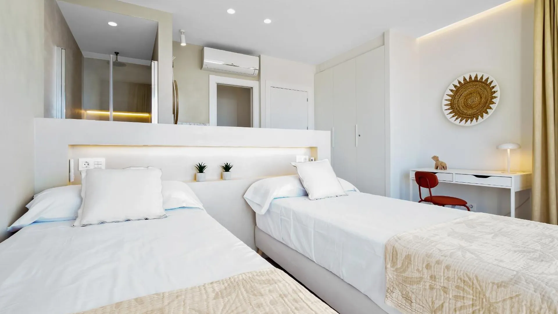 Santa Clara Modern & Exclusive Seafront Apartment Torremolinos