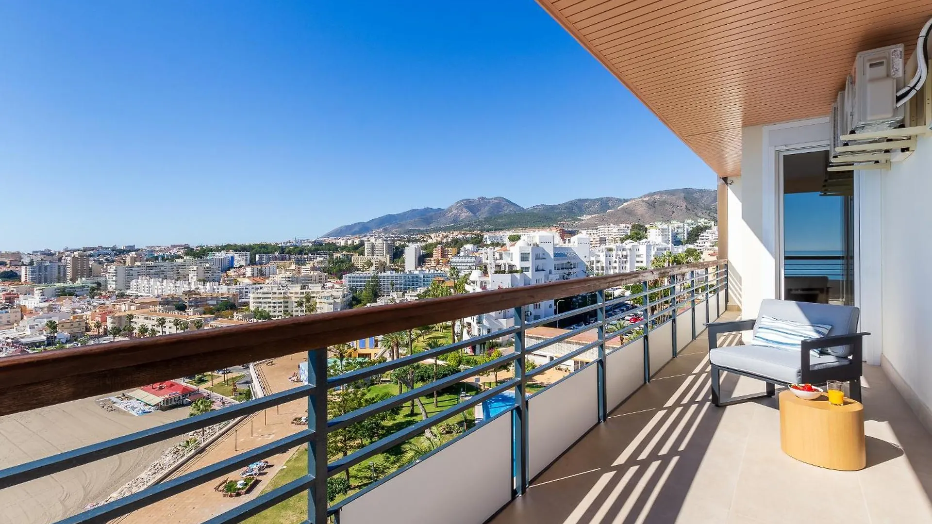 Santa Clara Modern & Exclusive Seafront Apartment Torremolinos