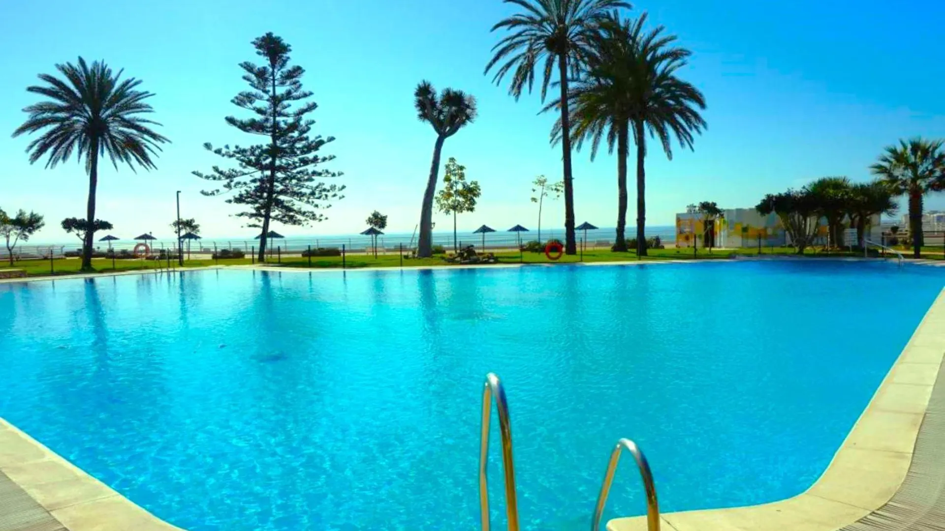 Santa Clara Modern & Exclusive Seafront Apartment Torremolinos