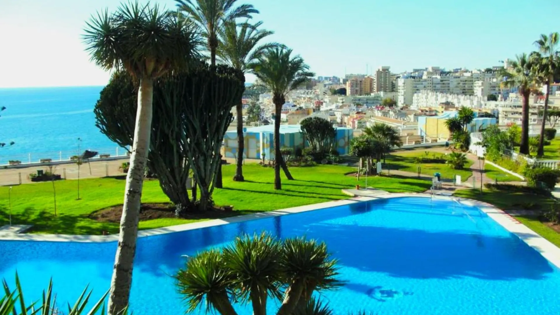 Santa Clara Modern & Exclusive Seafront Apartment Torremolinos