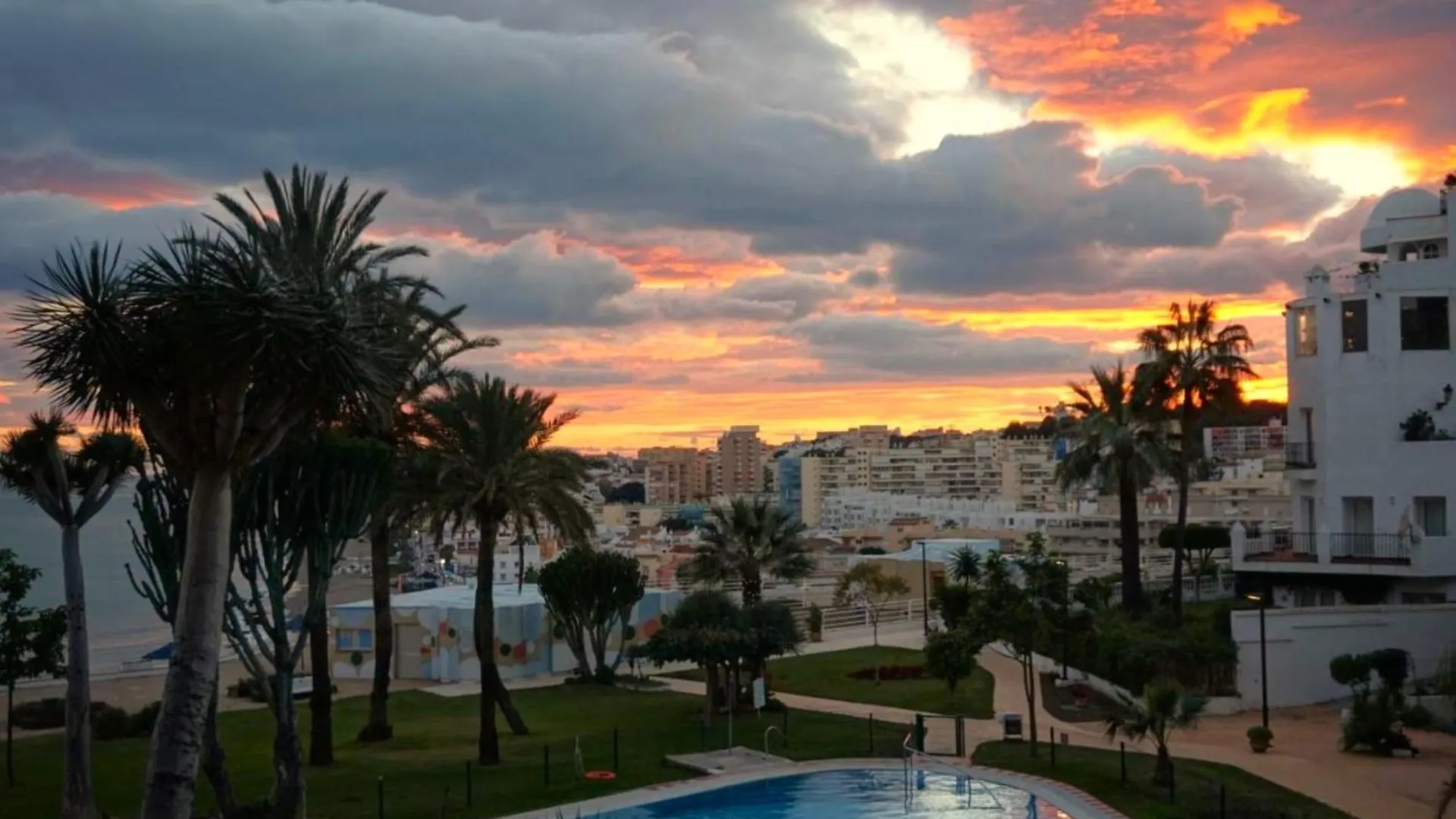 Santa Clara Modern & Exclusive Seafront Apartment Torremolinos