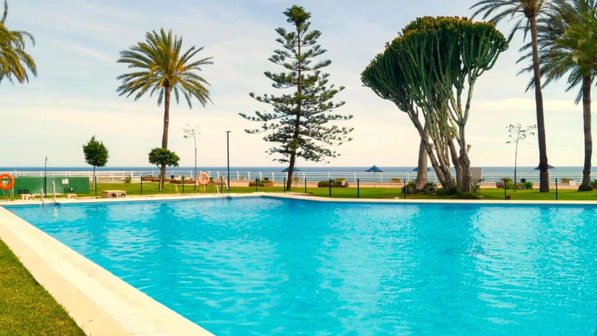 Santa Clara Modern & Exclusive Seafront Apartment Torremolinos