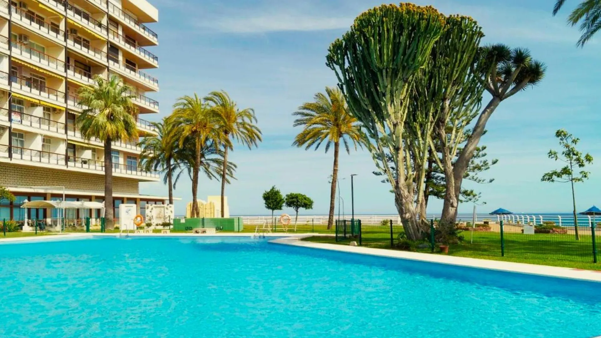 Santa Clara Modern & Exclusive Seafront Apartment Torremolinos