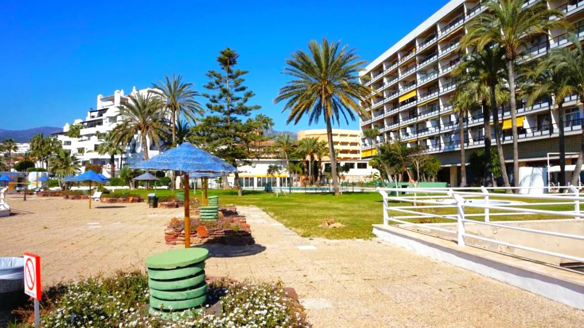 Santa Clara Modern & Exclusive Seafront Apartment Torremolinos
